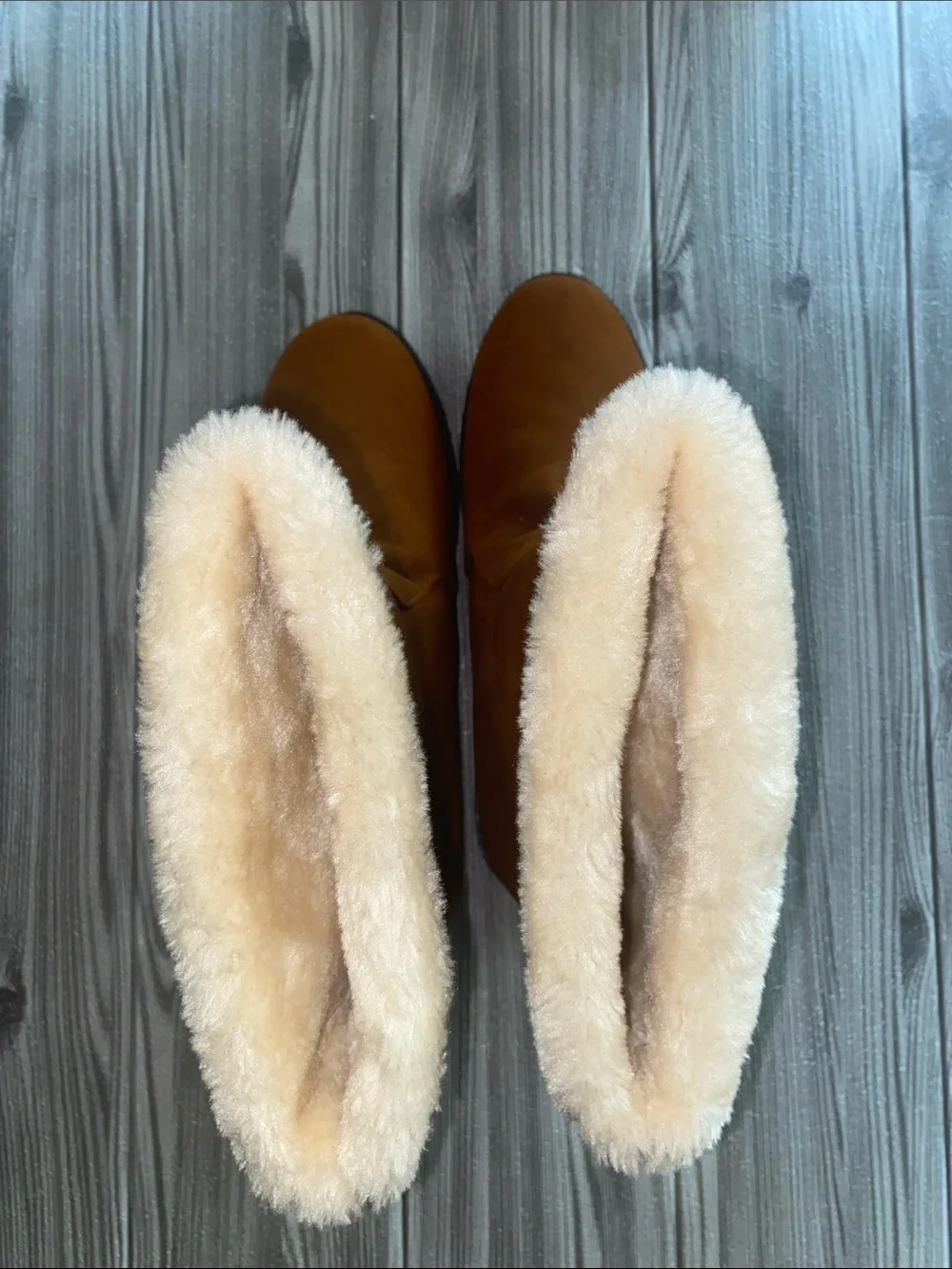 Unknown chestnut suede